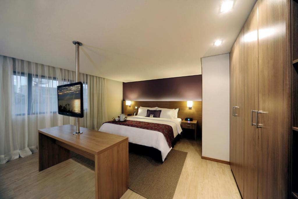 Class Suite,43843213:JPEG